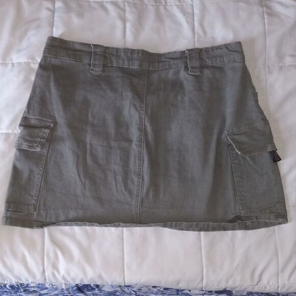 Almost Famous Skirt - Picture 6 of 6